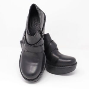 Born Women’s Size 6 Black Leather Zipper Clog Booties NWOT